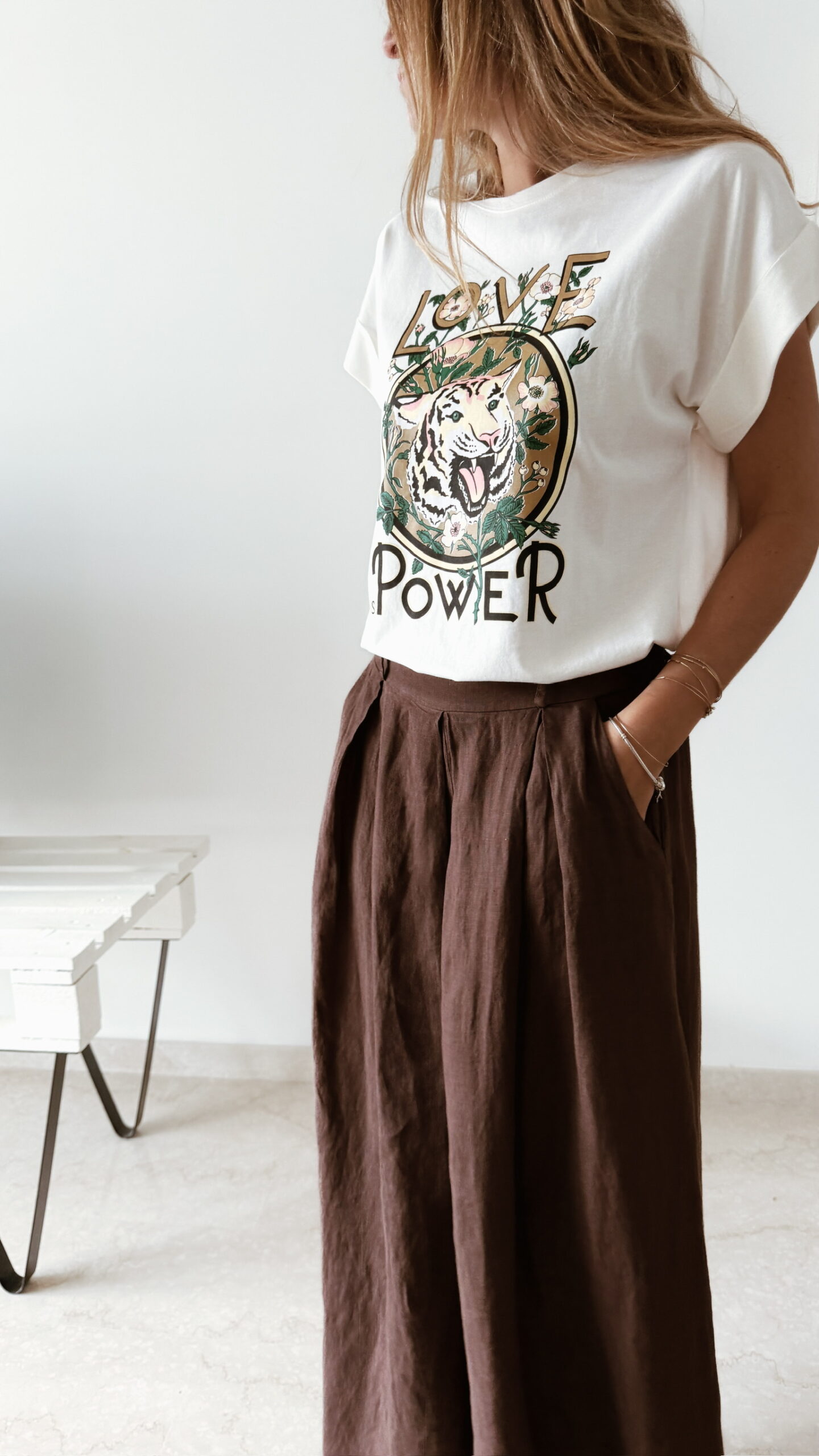 T-shirt femme imprimé tigre “Love Power” – Style bohème chic et tendance