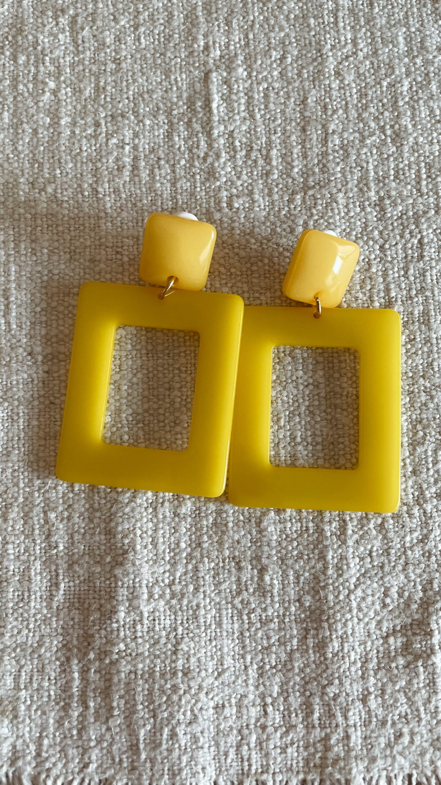 Boucles d’Oreilles Jaune (Clips)