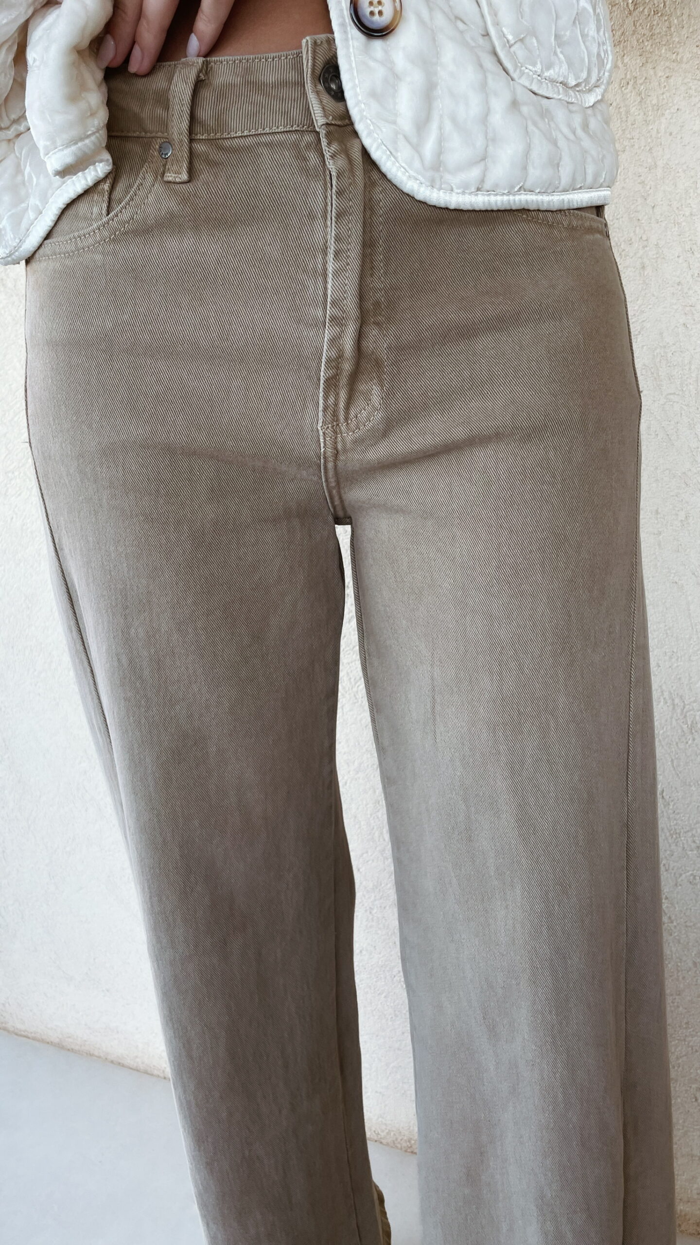 Alternative view of Pantalon Beige Manu