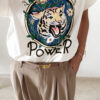 T-shirt femme blanc imprimé tigre Love is Power avec pantalon beige taille haute