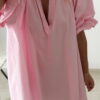 Robe courte rose en popeline bohème chic pour femme