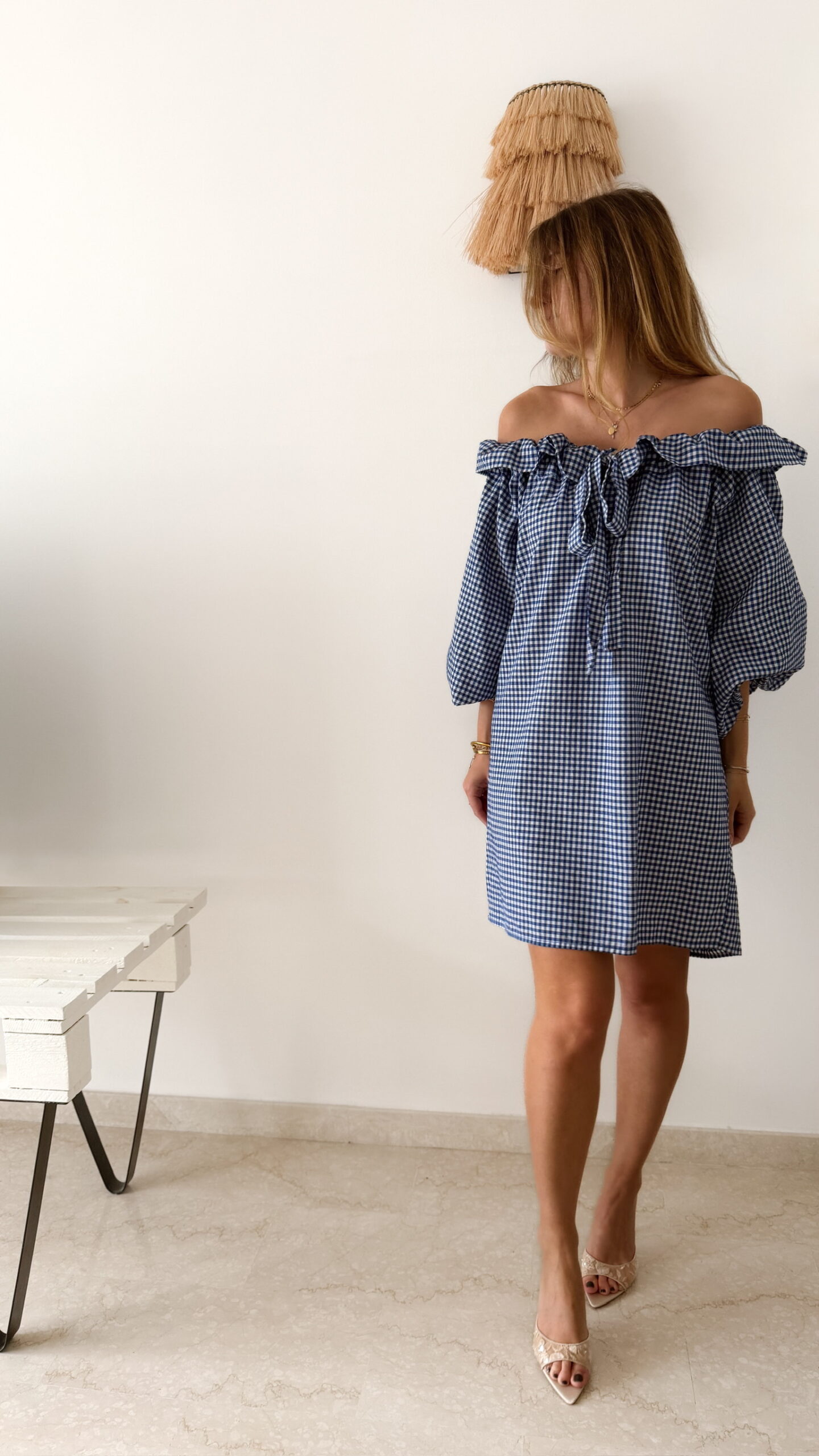Robe courte vichy marine épaules dénudées – Style bohème chic femme