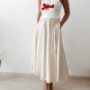 Ensemble femme écru bohème chic – top debardeur brode rouge homard et jupe longue élégante